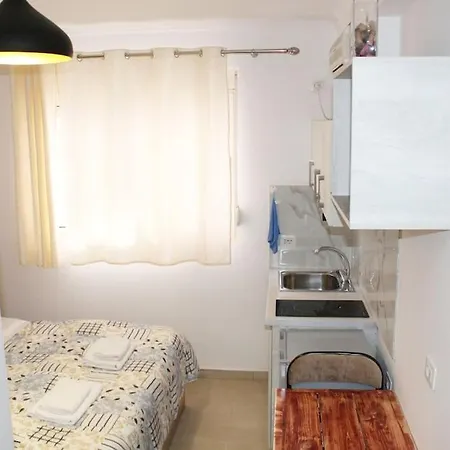 Downtown With Self Check-in 24/7. Apartman *